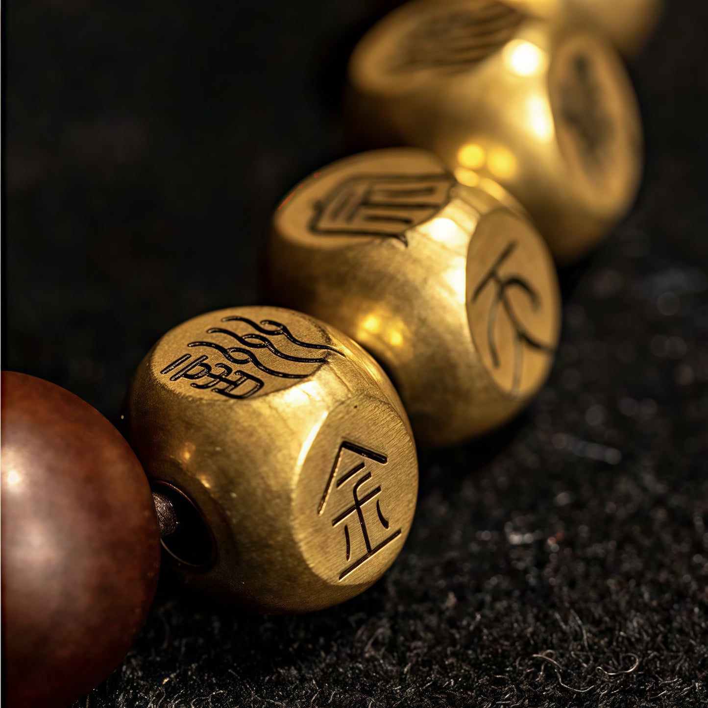 Seal script golden light incantation copper bracelet: Ward off evil, protect, purify negative energy, attract auspiciousness